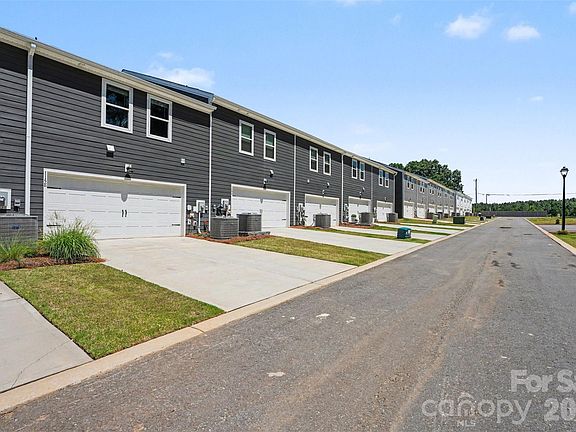 3rd image of 115 Ciara Pl