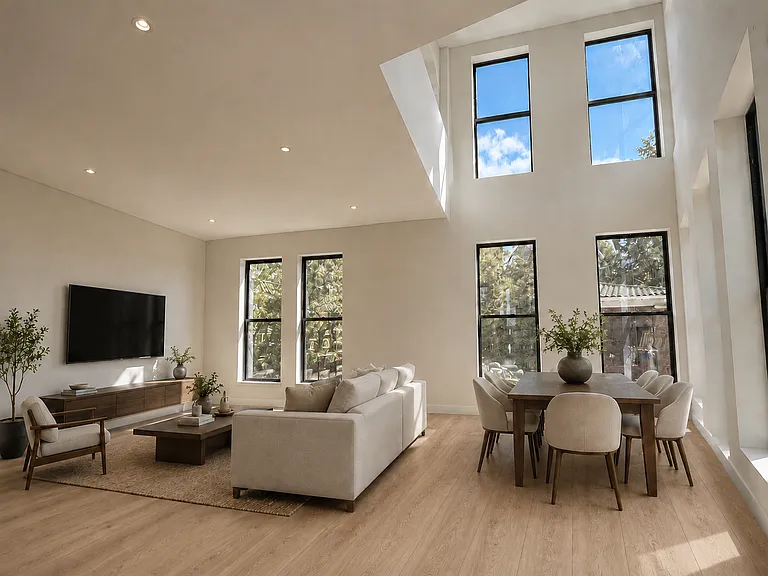 The Oakview — Photo 16