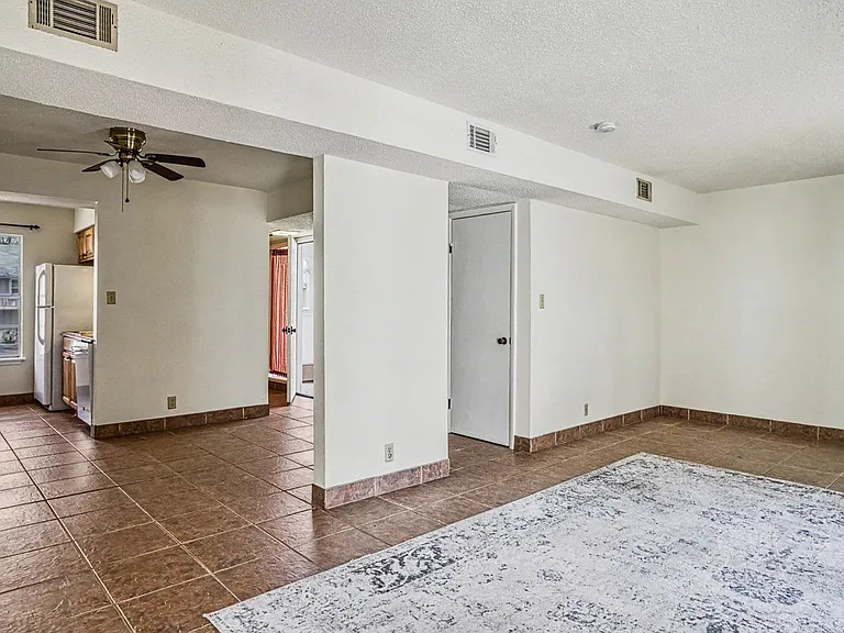 120 Emperado Way — Photo 8