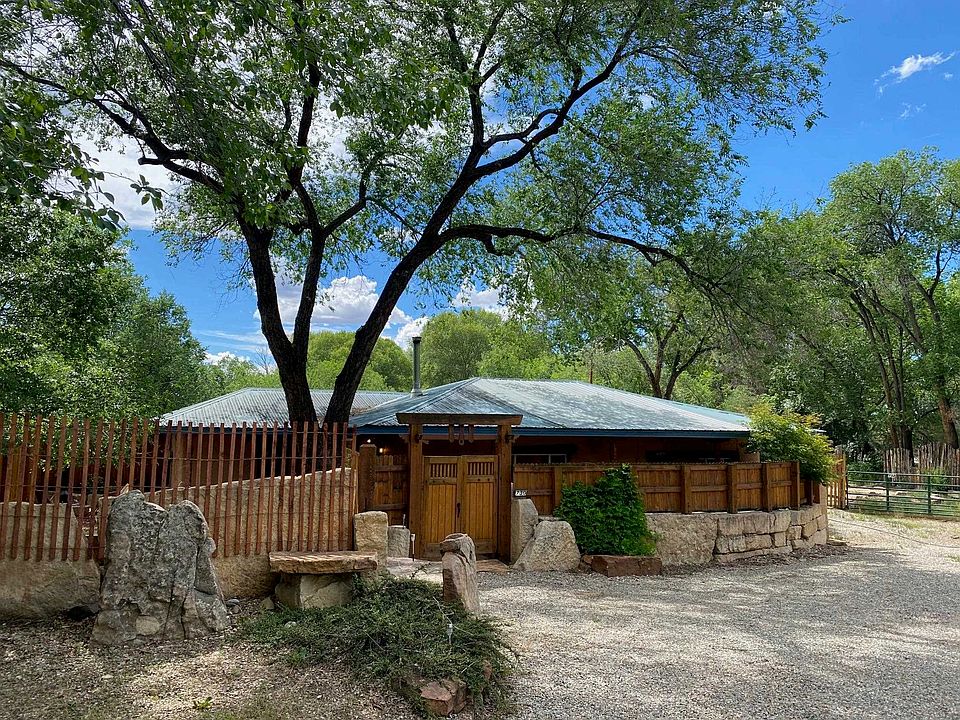 1st image of 730 Paseo Del Pueblo Norte