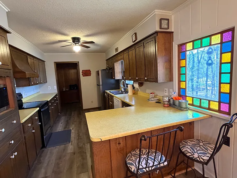 333 Capri Dr — Photo 6