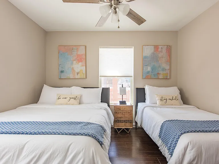 708 S Olive St — Photo 5