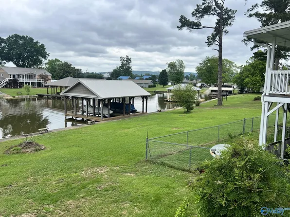1081 Lakemont Dr S, Southside, AL 35907