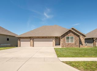 695 N Montego St, Nixa, MO 65714