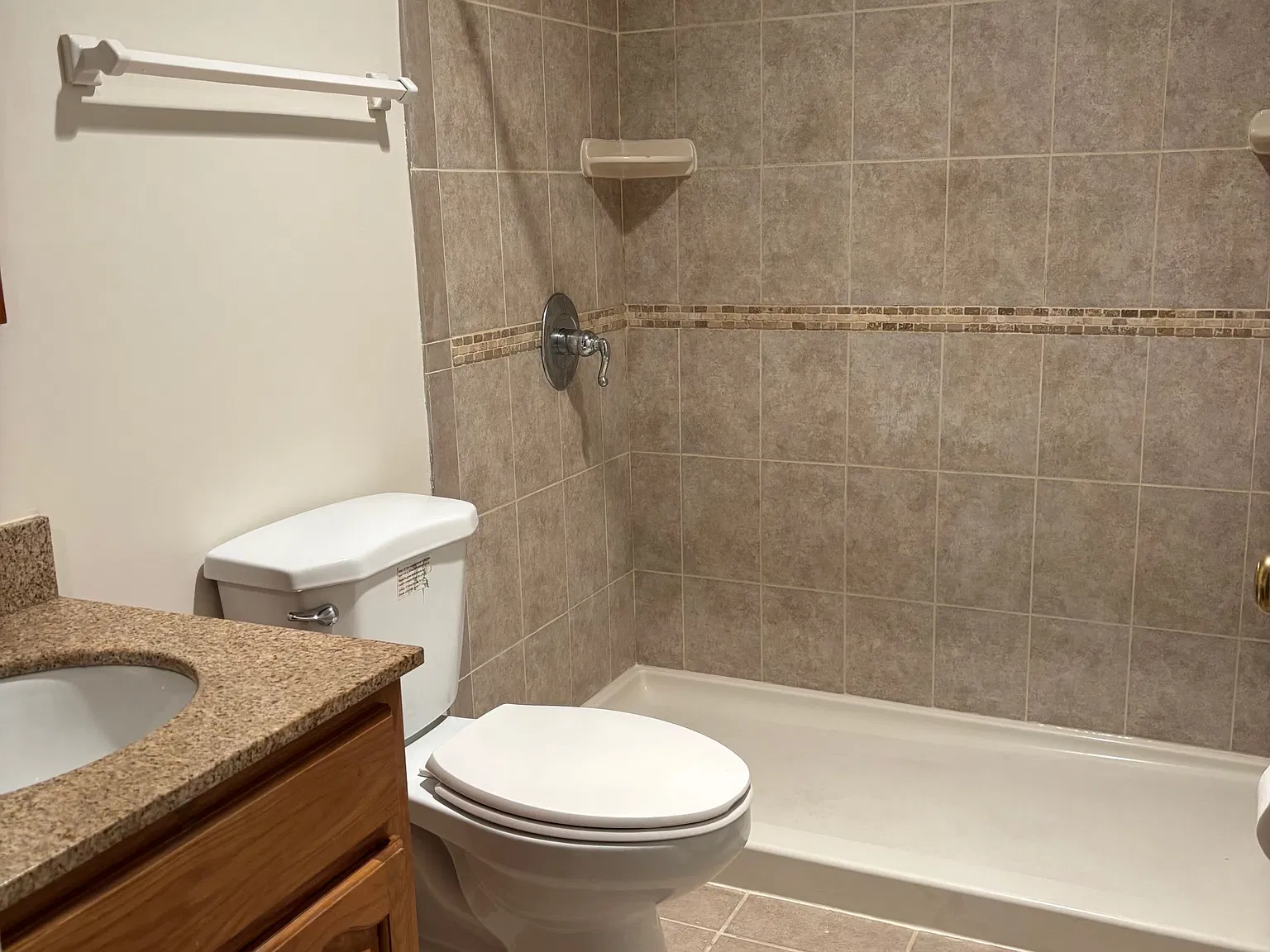 1 bed, 800 sqft, $1,775 — Photo 3