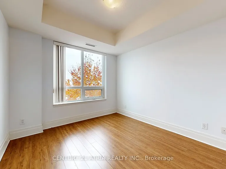 57 Upper Duke Cres #311D — Photo 26