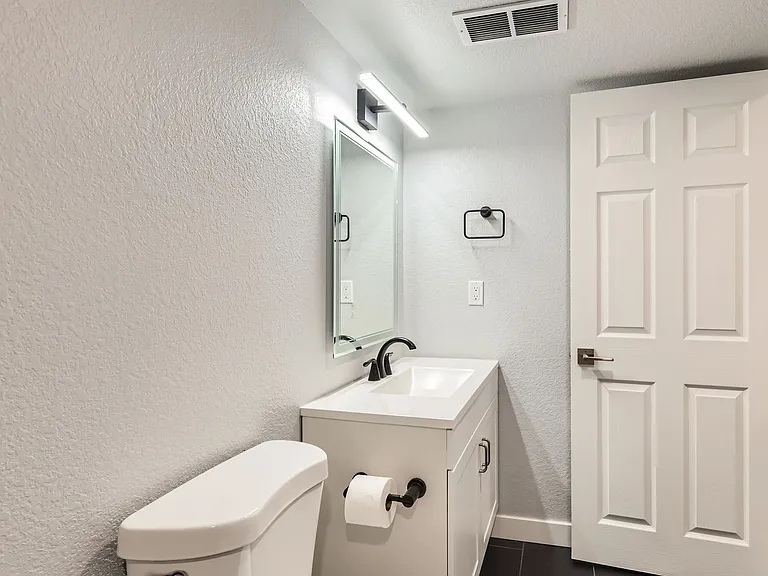 12125 Helena St — Photo 33