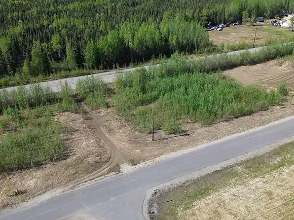 2493 Therron St, North Pole, AK 99705