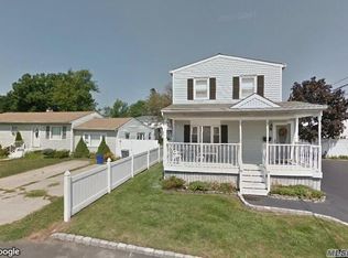 595 Outlook Ave, West Babylon, NY 11704