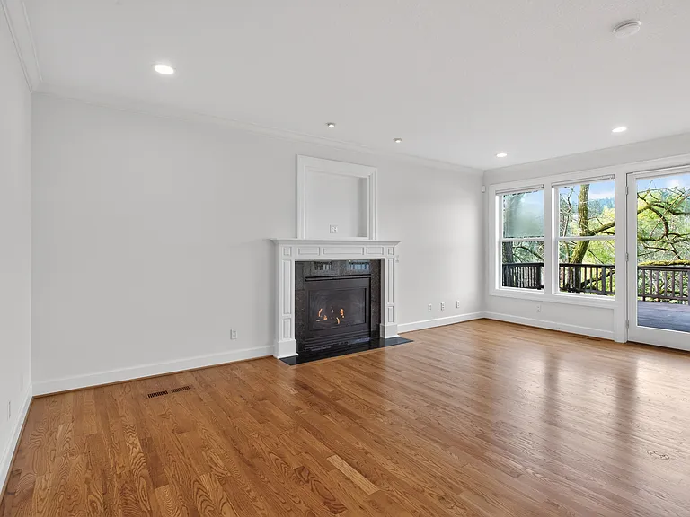 1645 SE Oak Shore Ln #1 — Photo 21