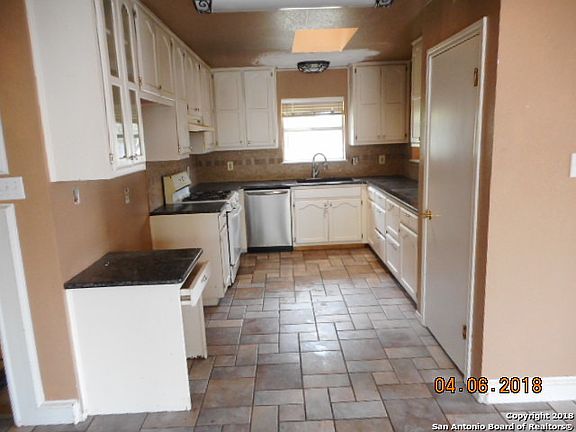3rd image of 228 Windwood Cir