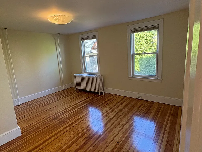 30 Whitman Ave — Photo 10