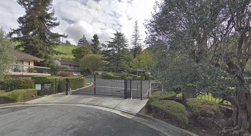 1st image of 495 Golf View Dr