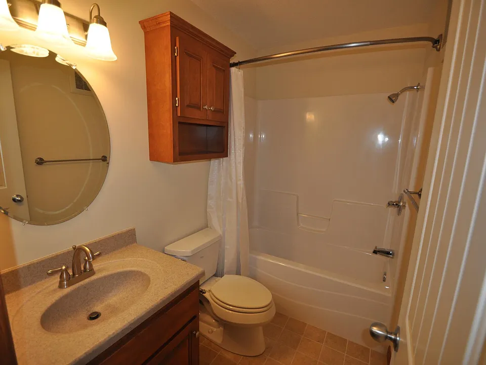 2805 Rolling Oaks Rd