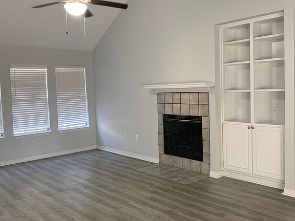 3rd image of 2555 Houston Cir