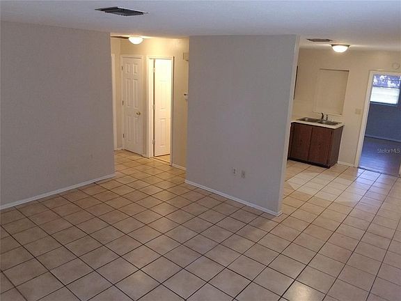 3rd image of 1643 Penny Ave