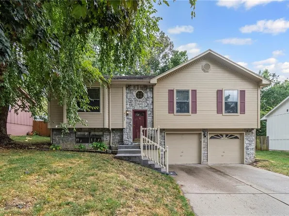 2123 SE 5th St, Lees Summit, MO 64063