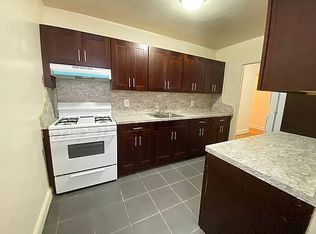 143-06 Barclay Ave #2A, Flushing, NY 11355