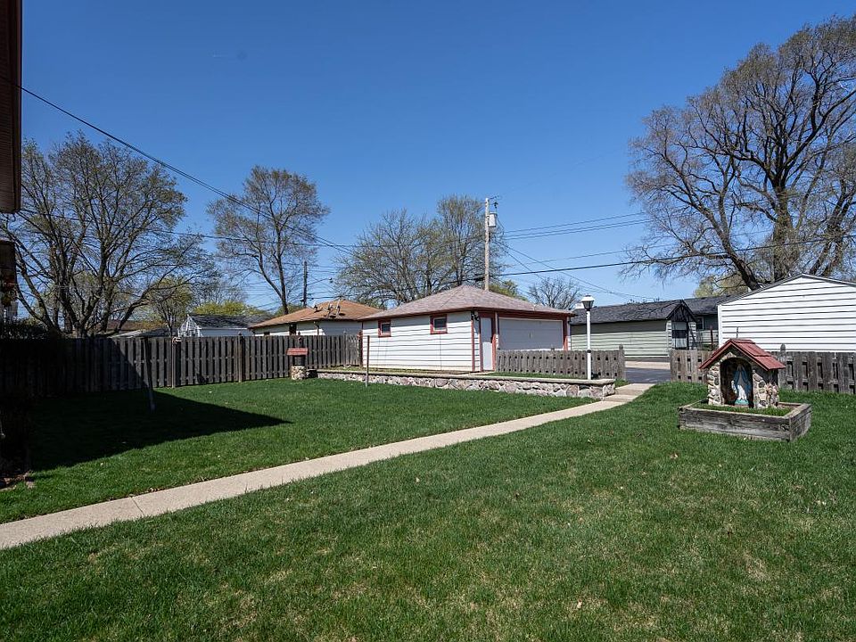 1st image of 8238 W Grantosa Dr