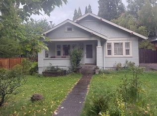 204 McCloud Ave, Mount Shasta, CA 96067