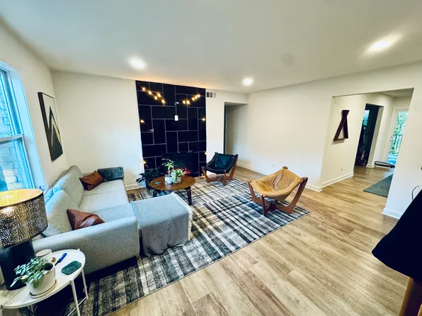 275 Winding River Dr, Sandy Springs, GA 30350