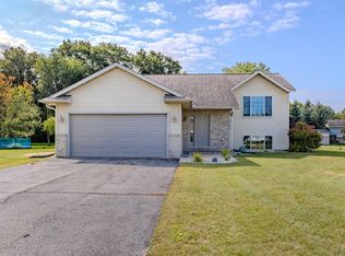 2145 Oregon Trl, Kronenwetter, WI 54455