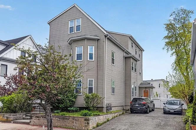 1 bed, 650 sqft, $2,400 — Photo 3