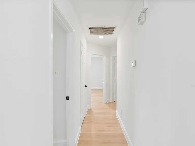 2809 Mitchell Ln — Photo 13