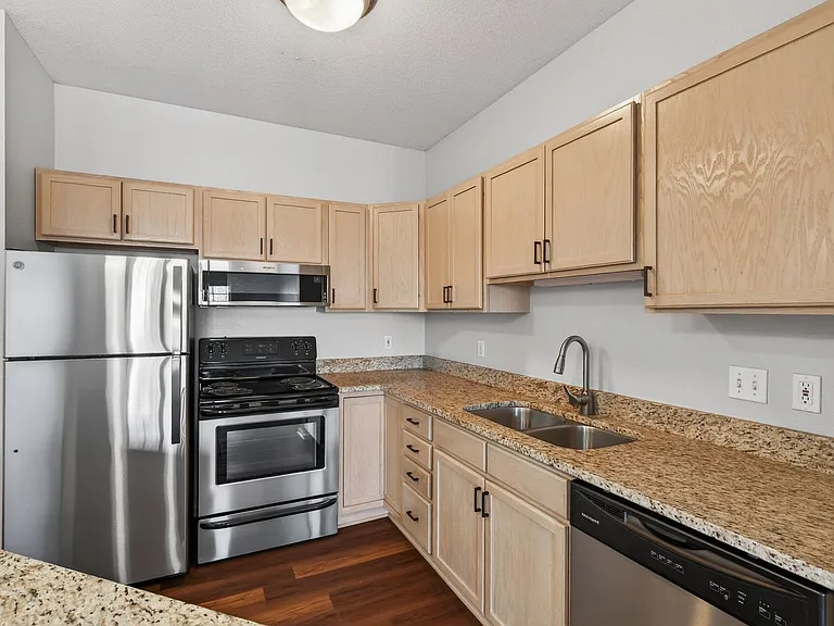 Lake Susan Apartments — Photo 29