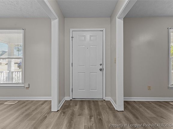 4th image of 1820 Daphne Cir