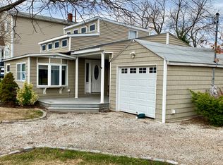 64 S Bay Dr, Babylon, NY 11702