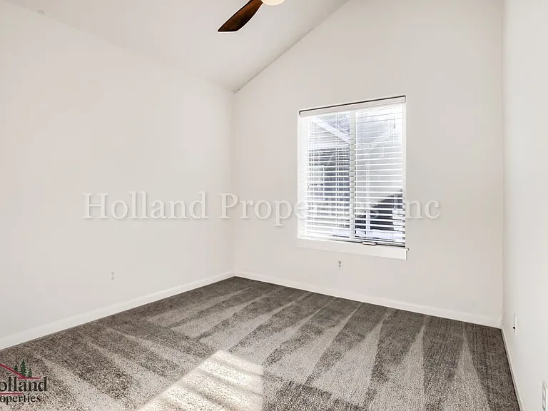 16028 SW Gage Ln — Photo 18