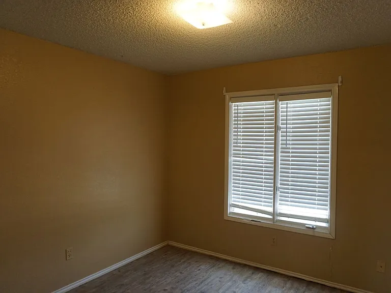 1104 Homestead Dr — Photo 15