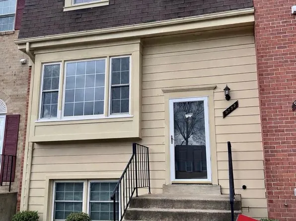 9752 High Water Ct, Burke, VA 22015