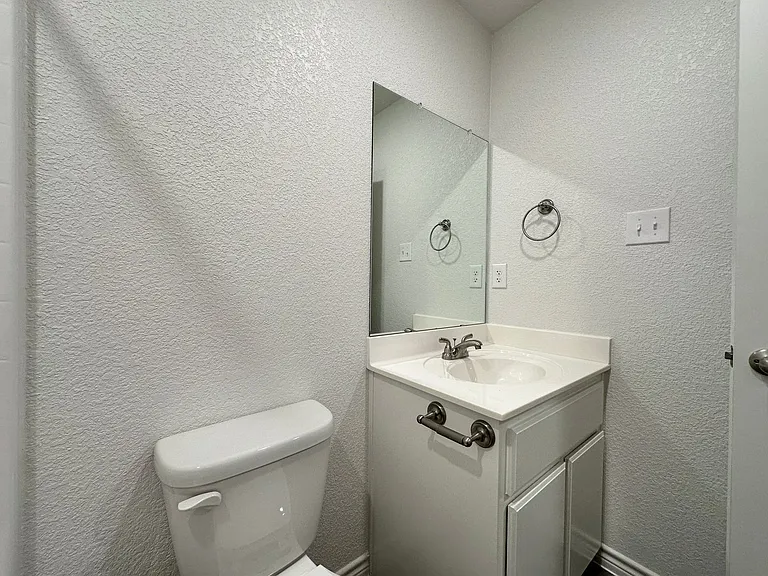 121 Dolphin Dr — Photo 20