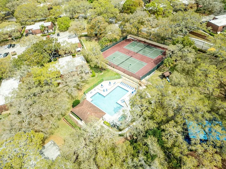 2703 5th Ct — Photo 36