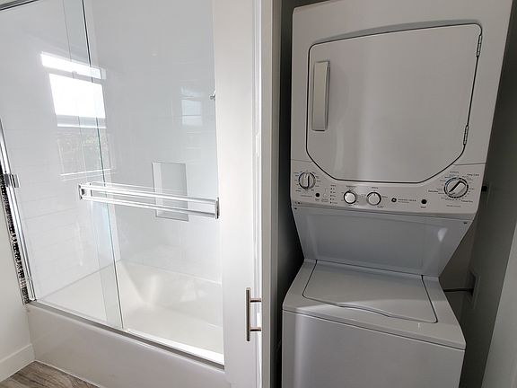 4th image of 823 N Alta Vista Blvd #825.5