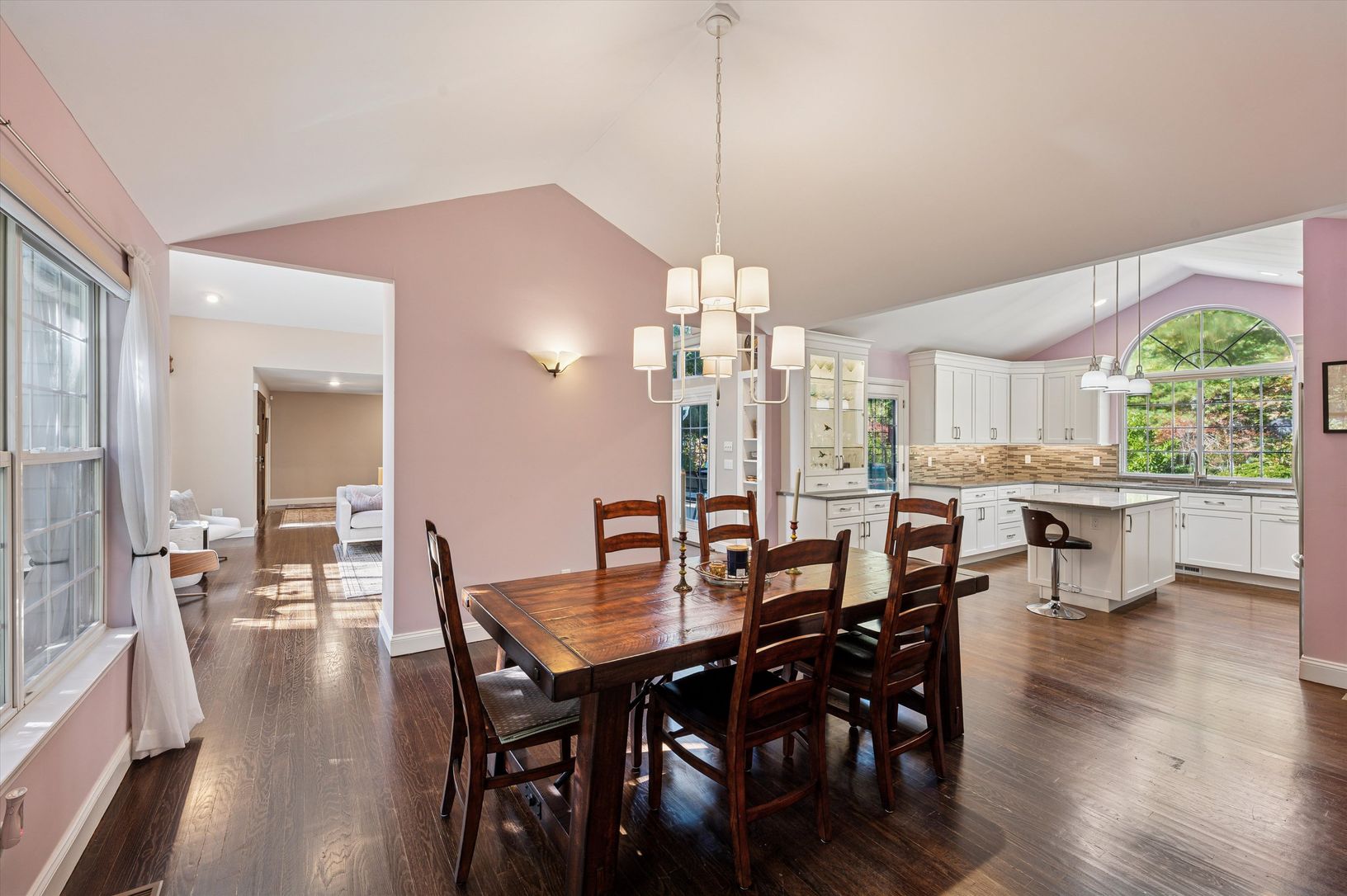  Modern Kitchen And Dining
