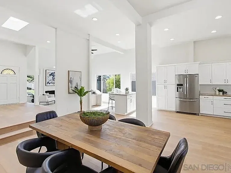 10260 Meadowview Dr — Photo 16