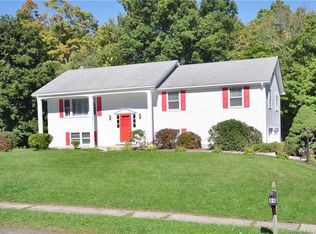 84 Tiffany Dr, Windsor, CT 06095