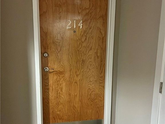 4th image of 1333 W Broad St APT 214