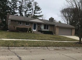 624 Miller Ave, Rochester, MI 48307
