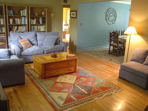 Spacious, bright living room