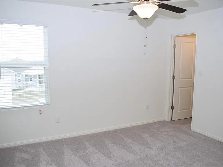 431 Robins Nest Ln — Photo 26