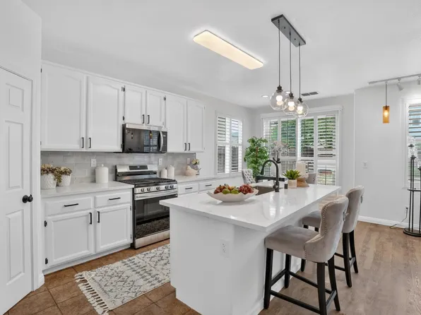 10090 Rojelio Ct, Elk Grove, CA 95757