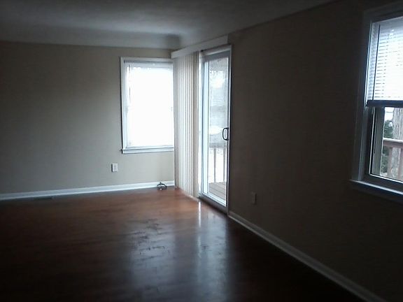 2nd image of 10103 Dixie Hwy APT 5