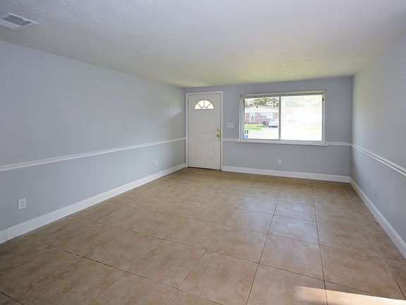 5th image of 6137 Longchamp Dr