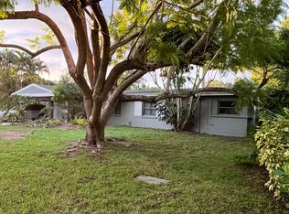2575 Davis Blvd, Sarasota, FL 34237