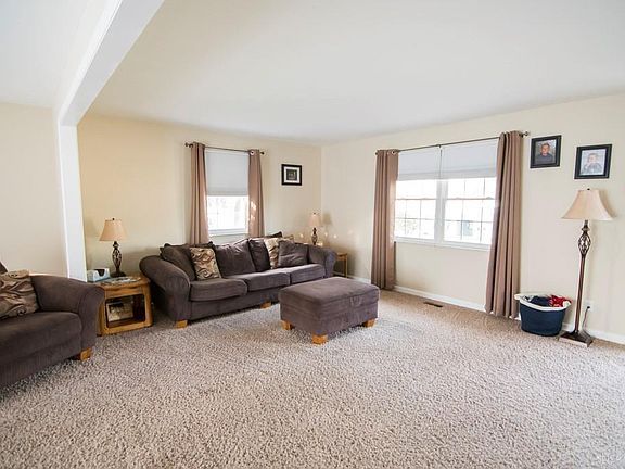 5th image of 110 Clifton Dr