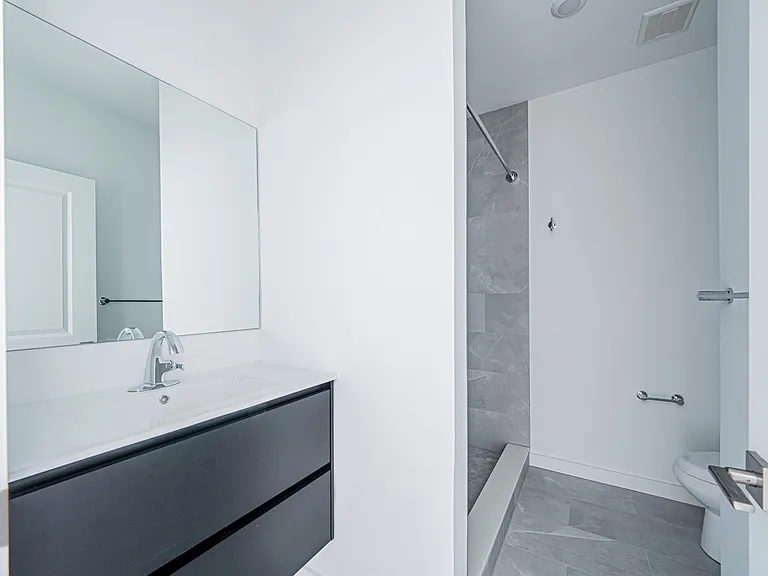 2403-07 W Thompson St #6 — Photo 9